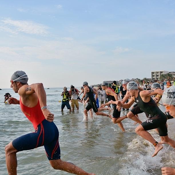 Victor_triatlon's tweet photo. Swim Start #ProMale #703Vietnam with my swim skin by @Zone3Spain @Zone3wetsuits @3KOATRI I swam faster than ever! http://t.co/OLwQC6qPzr