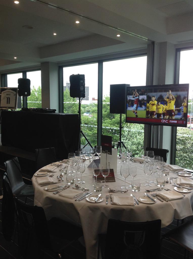 OneSportsMGMT's tweet photo. Great night last night for @Duff4M testimonial...thanks to @raystubbs @LaurenPope @watsoncomedian @RedHotStrings http://t.co/8Abv5iVPgj