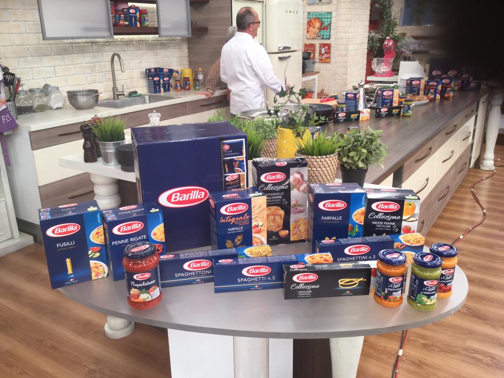Eleni_AlphaTV's tweet photo. BARILLA!!!! 2 απο εσας θα κερδισετε απο 1 κουτα με τα προιοντα της φωτο😊😊😊😊😊 http://t.co/82WWZcoPCV