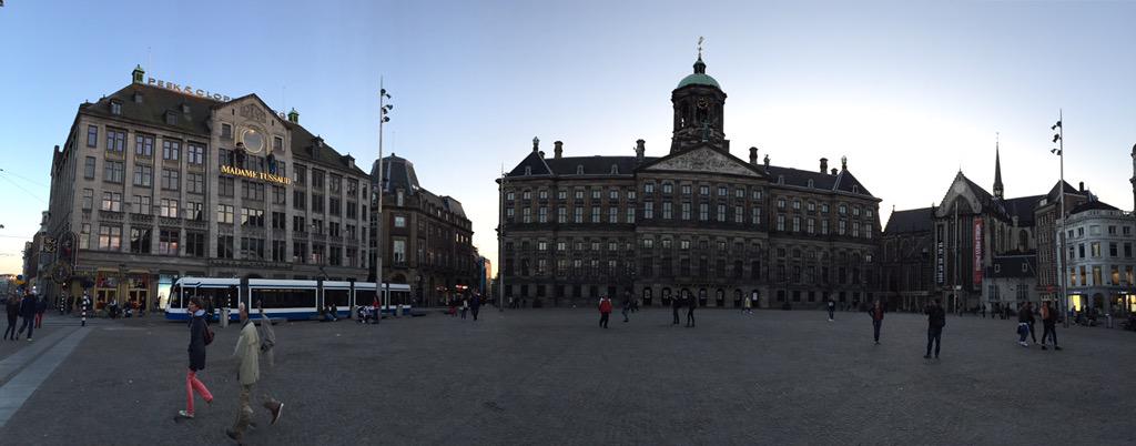 b4lr0grulz's tweet photo. D5:Keukenhof, Leidseplein, Museumplein, Dam square. Tesla and Merc S-class taxis in Amsterdam 😮
#EuroTrip http://t.co/SdM8gvfRrN