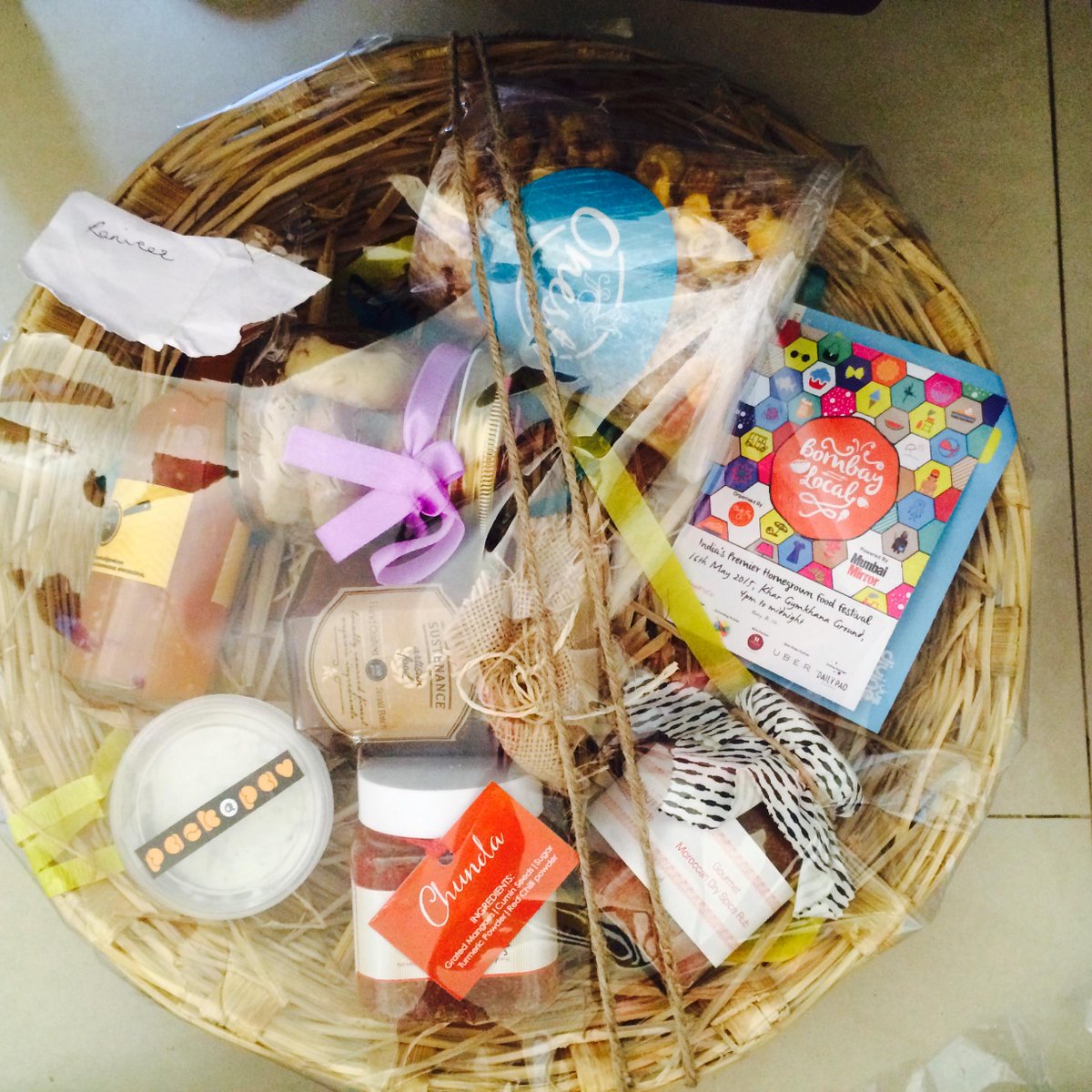 SmallFryCo's tweet image. Its the last half hour! Tell us what you'd like to see at #BombayLocal to win this tokri stuffed with fest goodies