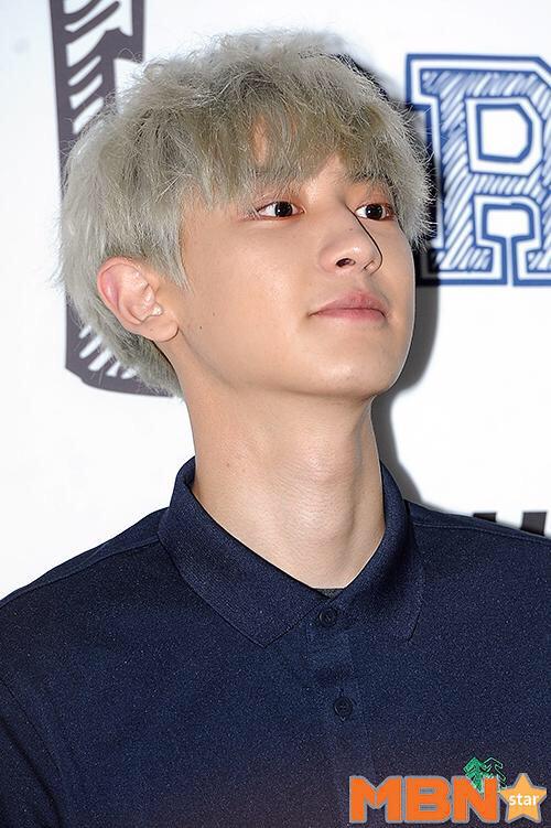 CHANBAEK_FAMILY's tweet photo. เหมือนเน้อะ😂 http://t.co/tRDN1I26vO