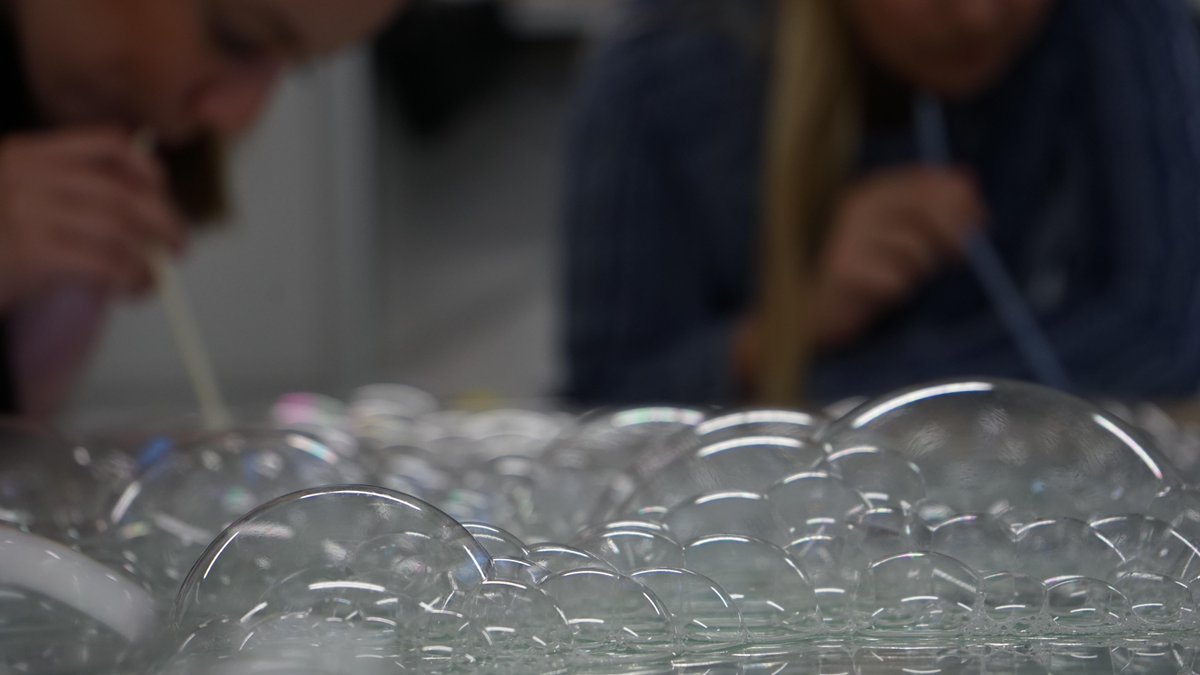 Varramie's tweet photo. Socializing with bubbles! Imagine this in a virtual env. with sensation of physical touch. @Varramie @Apps_World http://t.co/wUaUor0nkW