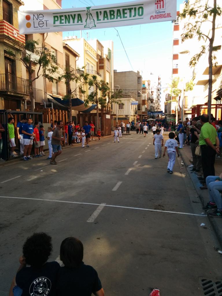 Gran iniciativa de la penya l'Abaetjo con la exhibición de raspall en plenas fiestas de Vila-real!!!