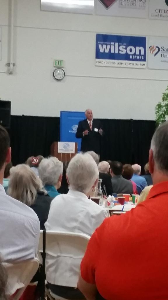sunbolt's tweet photo. Fantastic breakfast for the kids with a great speaker @waynetinkle ...see you on the course, Coach! http://t.co/0FHJllIJSW