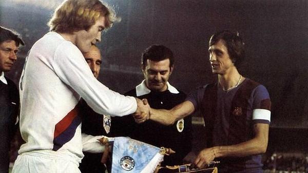 Rodney Marsh💙™️ (@rodneymarsh10) on Twitter photo <a href="/Joey7Barton/">Joey Barton</a>
>Bitterness?
At your age I was captaining MCFC against Barcelona & playing for England. You? <a href="/Joey7Barton/">Joey Barton</a>
>Bitterness?
At your age I was captaining MCFC against Barcelona & playing for England. You?