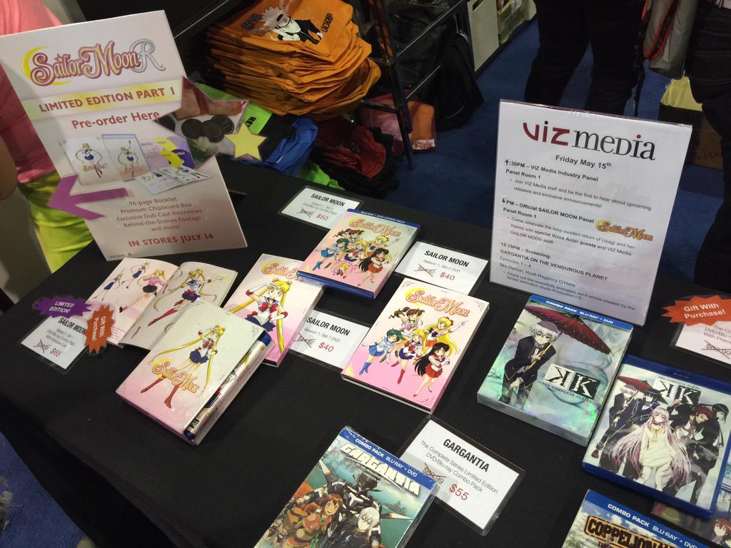 MsDBZbabe's tweet photo. The @VIZMedia Booth! #ACen2015 http://t.co/EgAn4yCvTM