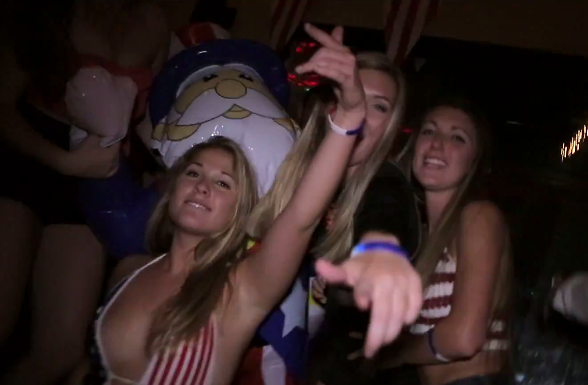 totalfratmove's tweet photo. Arizona Delta Sig’s Red, White, &amp; Brew Party Was An All-American Rager (Video) >> http://t.co/7JwLrp7B5r http://t.co/7E53FuUAea