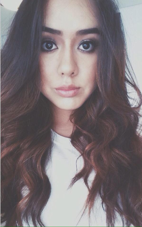 annanav's tweet photo. Hola! Denle click, like y compartan!Para que mi hermana sea la proxima chica E de Mexico! http://t.co/dvSwMvp4Z7 http://t.co/28Uat3AVnW
