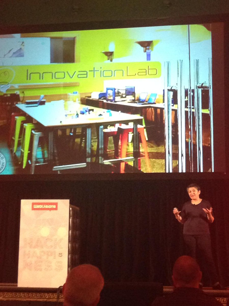 juliejulie's tweet photo. #makerspace in Chicago libraries, for kids AND adults! 70% of attendees of these classes are women. #webvisions http://t.co/z4mDmDtbIk