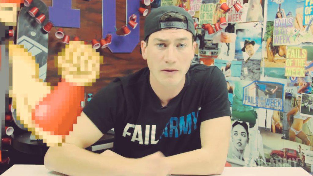 MrCrumble369's tweet photo. Love the new update @RealFailArmy http://t.co/3TsgliVaOz