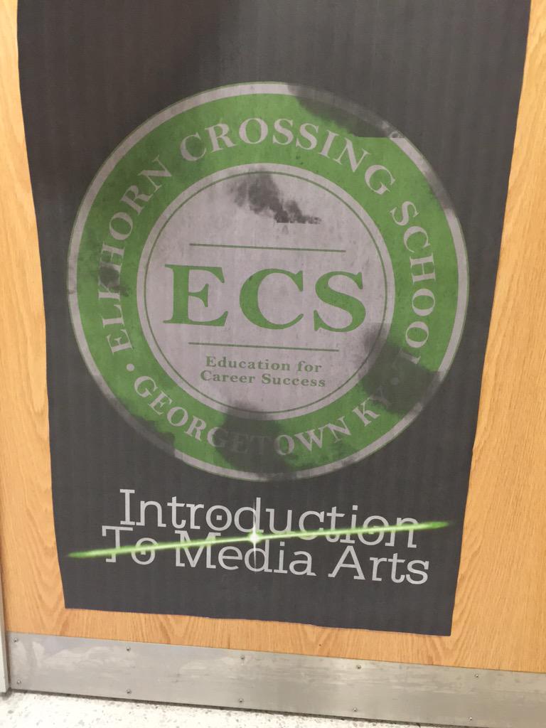 DOSECS15's tweet photo. intro to media arts! #dosecs15 http://t.co/c6om6MWToH