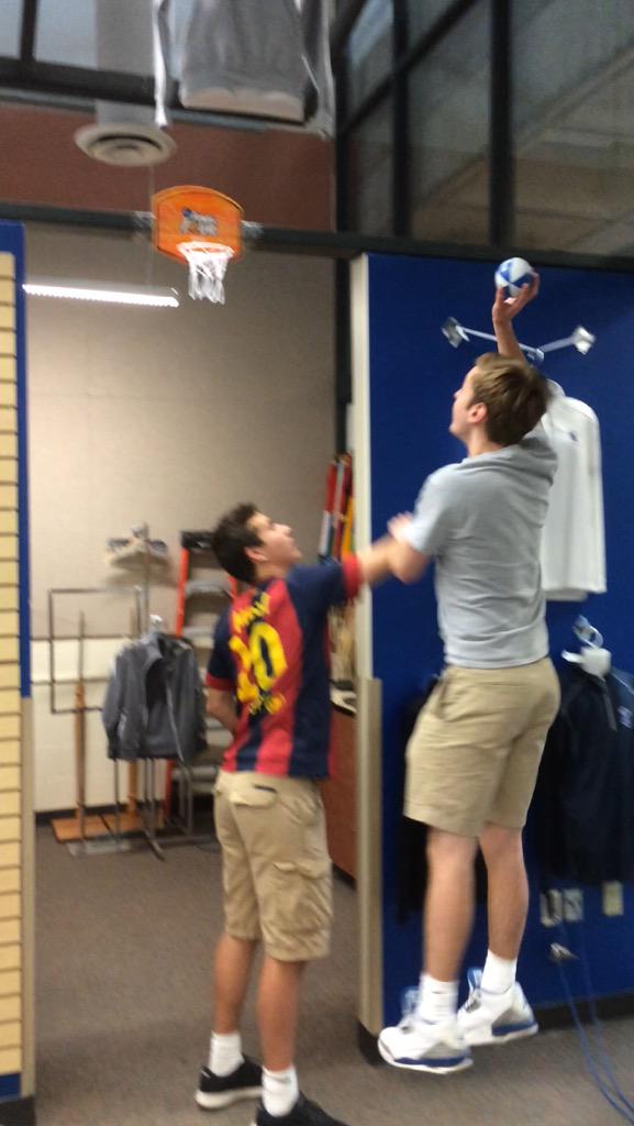 HHSSchoolStore's tweet photo. Just a quick game day warm-up for Beak #BeakVsTheirl http://t.co/2ME6scyrzX