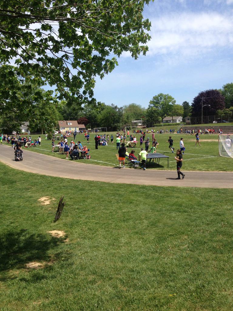 SpringfieldTMS's tweet image. Student-run flea market!  #servicelearning @edayspringfield @springfieldsun @BHHphilly