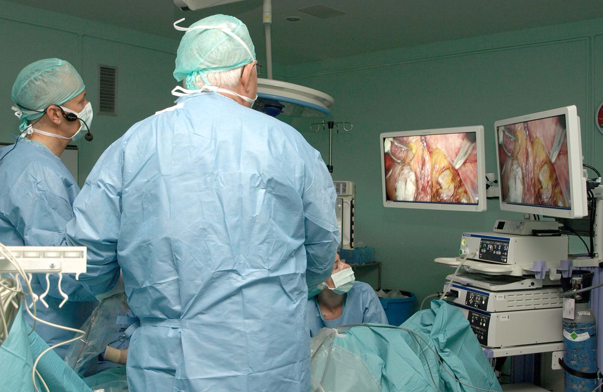 GVAdepsalutcs's tweet photo. General de Castelló #HGUCS consolida papel formador en Curso Laparoscopia Ginecología #CSSURG http://t.co/S8I6jlZ5wo http://t.co/RbtoPma8lo