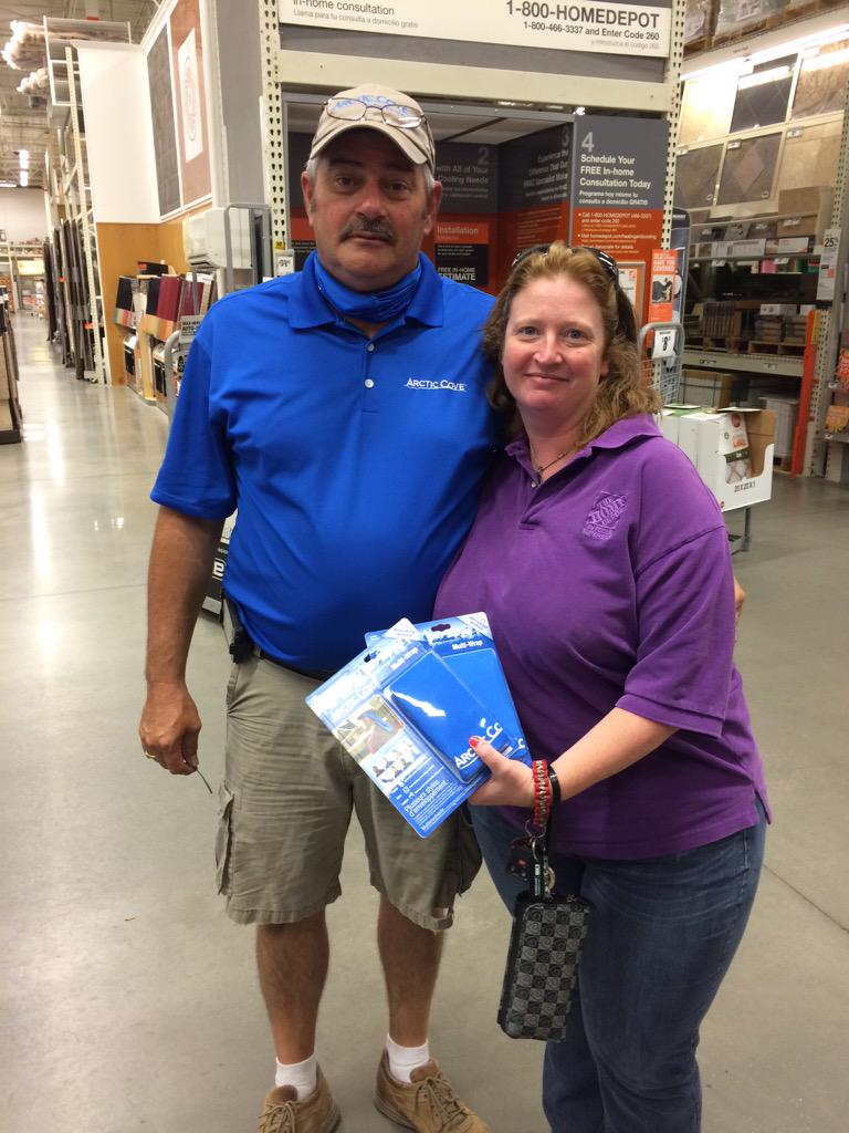 HammerTimeCorey's tweet photo. Richie Butler tearing it up at Foley, AL supporting @ArcticCove for the #HangoutFest 
#EssenceofCool
#HomeDepot http://t.co/lPJq14v3hb