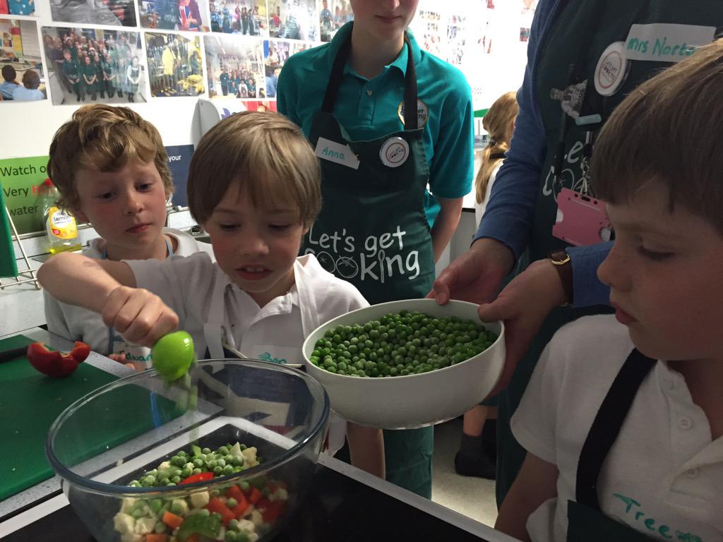 Fifteen Cornwall (@fifteencornwall) on Twitter photo In go the peas please :-) <a href="/PenairSchool/">Penair School</a> mentoring local primary school kids #FoodRevolutionDay In go the peas please :-) <a href="/PenairSchool/">Penair School</a> mentoring local primary school kids #FoodRevolutionDay