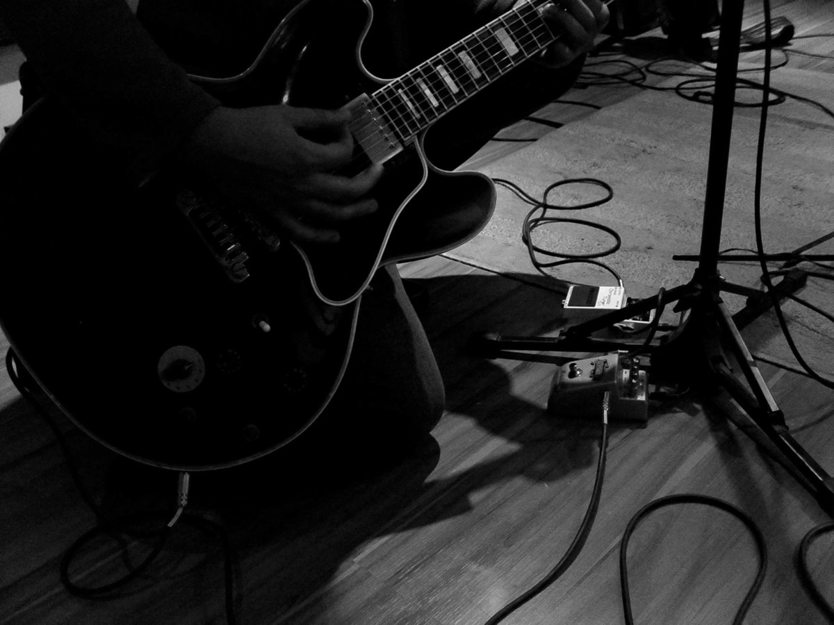 escopooficial's tweet photo. Nossa homenagem ao "Rei do Blues" #BBKing #Lucille #Escopo #bandaescopo #rockalternativo http://t.co/maNvVblHo8