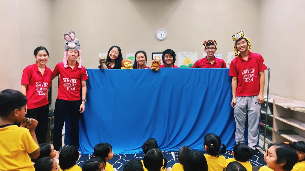 TCSHRotaract's tweet image. Very eventful Dignity visit; Vegetable painting &amp;amp; spelling with puppetry. The kids learnt how to spell 'dog' today!😍🐶