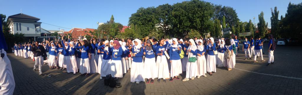 Alhamdulillah acara kelulusan tadi sukses. Selamat buat kita semua!