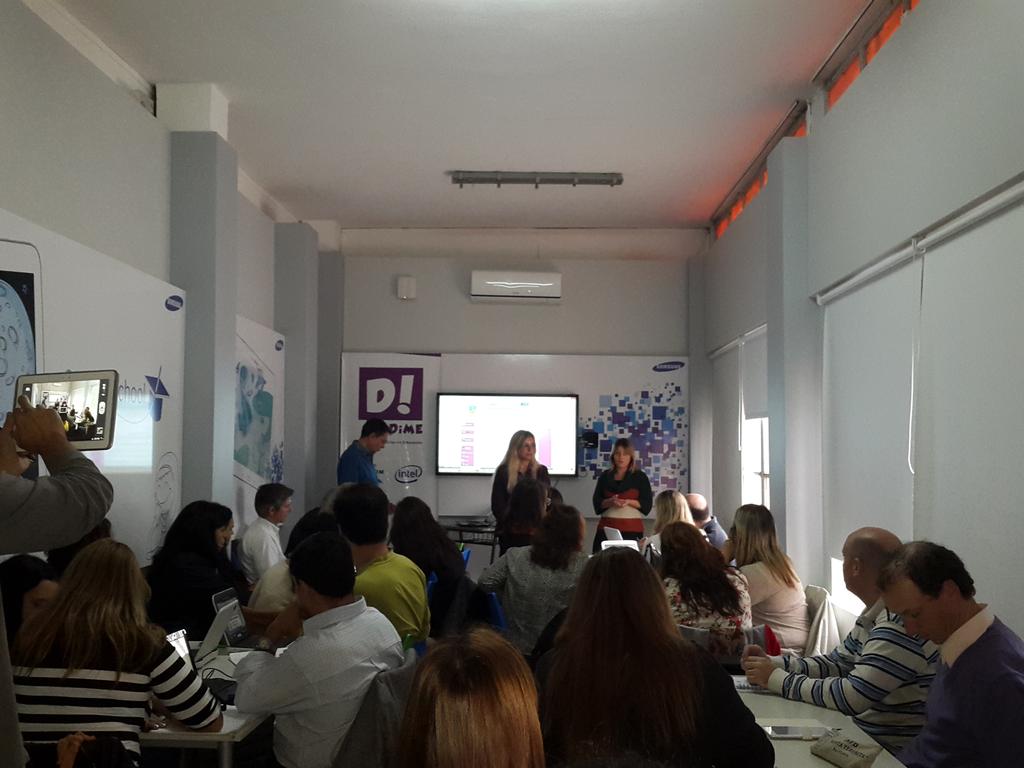 CCRTIC's tweet photo. Inicio de la formación de formadores para DiME Ciclo formativo #DiMECF http://t.co/kVVMF8Nz0g