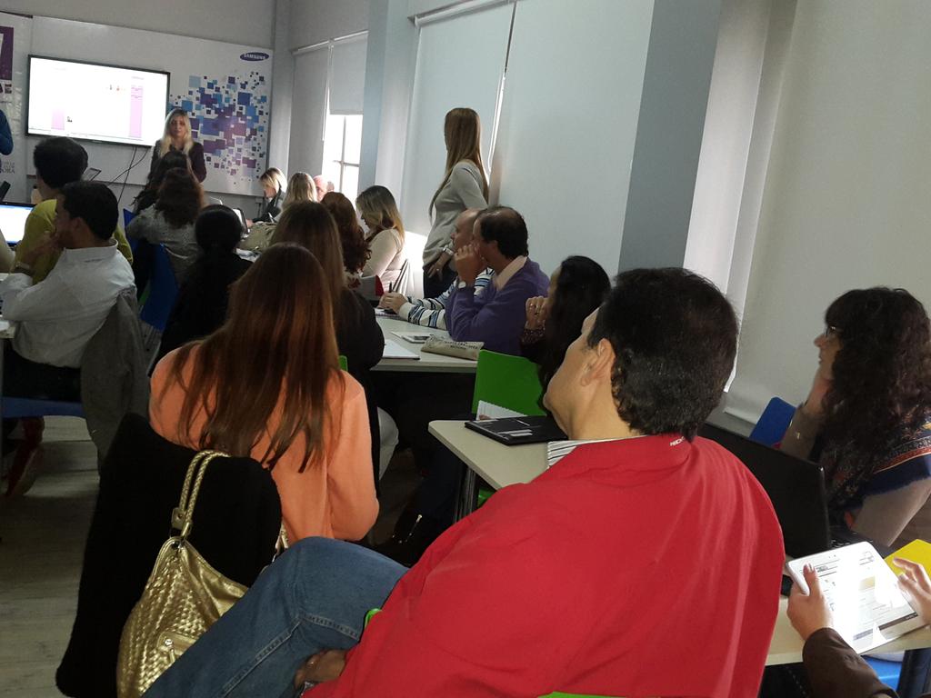 CCRTIC's tweet photo. Inicio de la formación de formadores para DiME Ciclo formativo #DiMECF http://t.co/kVVMF8Nz0g