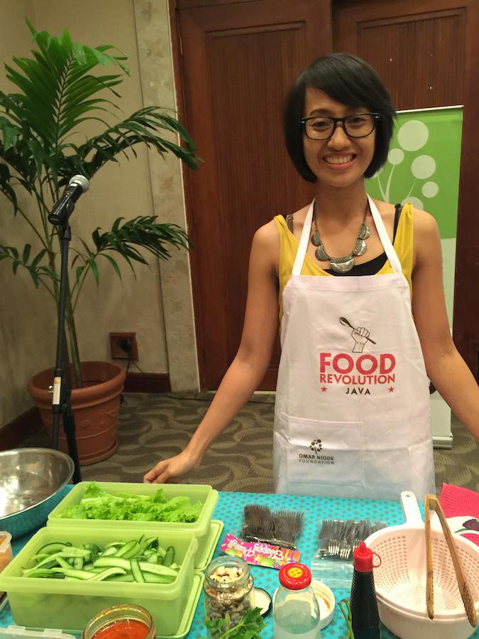 OmarNiode's tweet photo. Nectaria Ayu, Owner Rumah Sehat Intiyana &amp; @warungkebunku , the star #FoodRevolutionDay by @FoodRevJava in Jakarta http://t.co/20ddDvLLF9