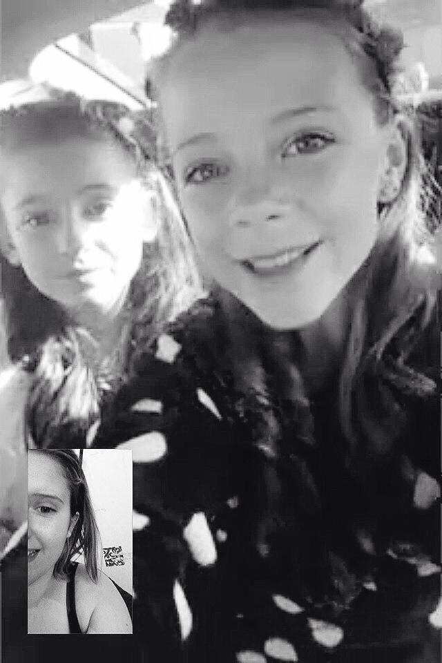 NutellaCrewFan's tweet photo. Three beautiful girls @TheNutellaCrew @DaddySaid2 @mullen_trinity @matildadevries http://t.co/mJkP3V0RnS