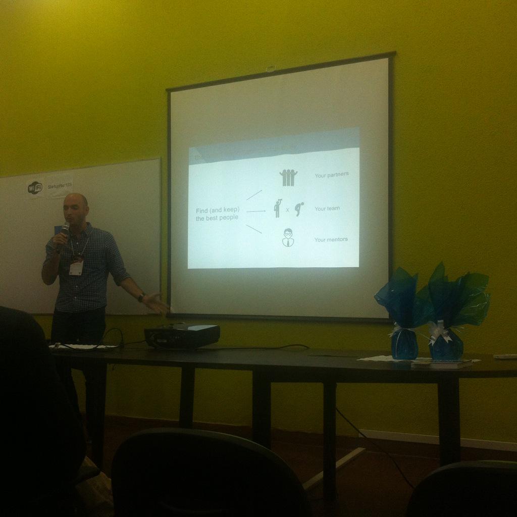 hugedigital's tweet photo. Frederico da @21212com: Palestraexcelente no #networkingin #RJ #StartupRio #StartupRioNetworking Tirou muitas dúvidas http://t.co/G9RM2Xf18W