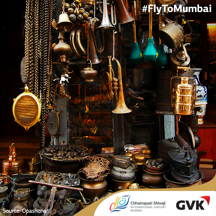 CSMIA_Official's tweet photo. A fascinating market with 150 years old history! #FlyToMumbai and see the Chor Bazaar live up to its name. http://t.co/XsFDlzzXYI