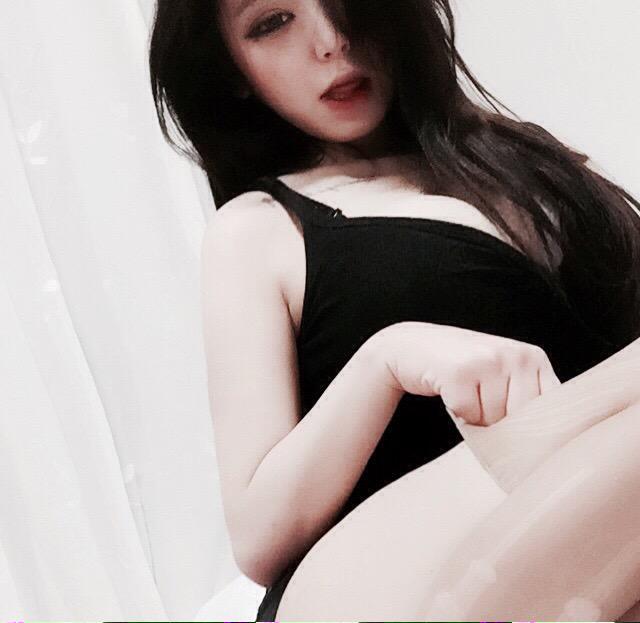 fyeotjaa's tweet photo. sini"@prvrtswag: Yadong_Town promote min, nyari cewe yg bisa di ajak ps, suka di siksa, punya wa" http://t.co/uYiUiHdtdp