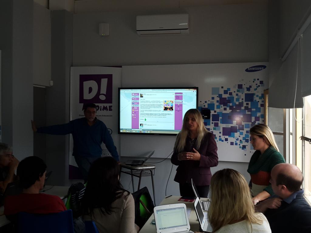 CCRTIC's tweet photo. Colegas formando a sus pares! @gabrielrolfi @GraMartina @noeldomin #DiMECF http://t.co/nCcRVsK4DS