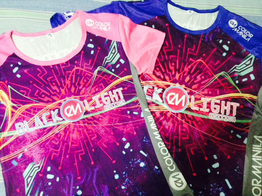 thelittlerunner's tweet photo. I'm soo excited for @ColorManila blacklight edition :) have u claim your race kit? We've got ours 👍🏼#colormanilarun http://t.co/5nNcc2aQJ5