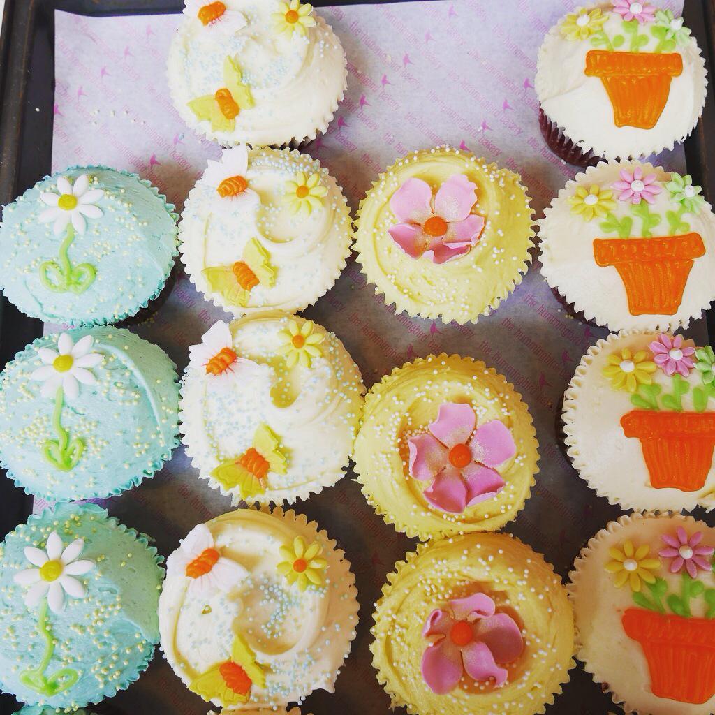 hummingbbakery's tweet photo. Flour power! Until 24th May our bakeries will be blooming with special cupcakes to celebrate #ChelseaFlowerShow. http://t.co/NuJsKSsqNV