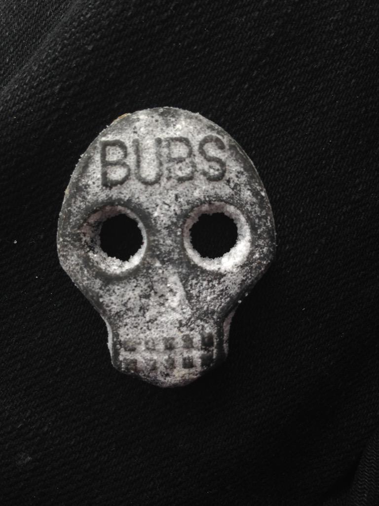 A_Staue's tweet photo. @Baeltestedet Bubs goes lakrids #NielsChristianMeyer #sortsnask #Dödskalle http://t.co/LlRtdWwVq7