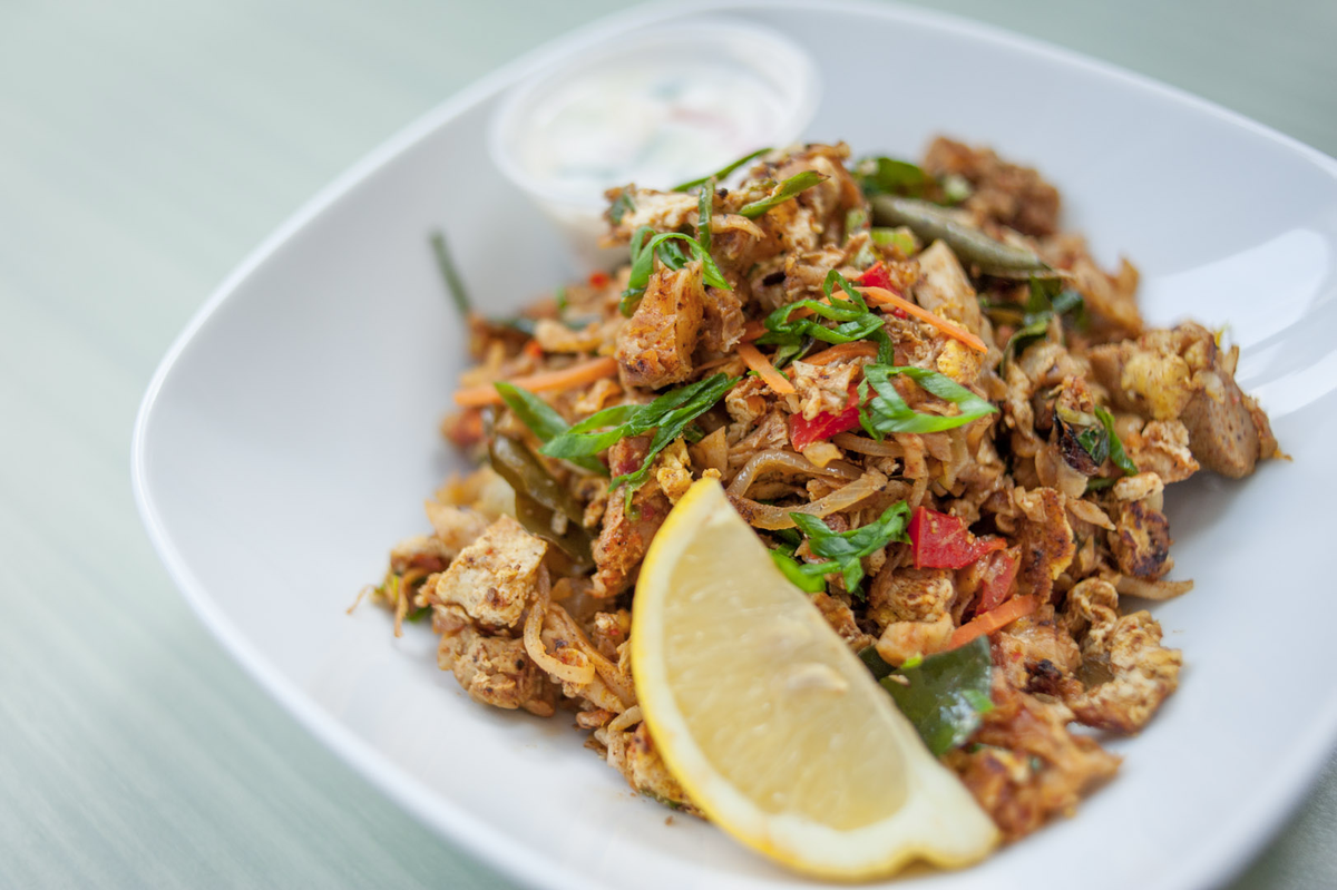 lunchboxnow's tweet photo. Why not treat yourself to some nice food before the #longweekend #kothu #roti @Saffronspicek http://t.co/PDI25ihejR