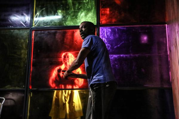 theatre503's tweet photo. What a spectacular production shot! Sense of an Ending runs until 6 June https://t.co/yaZvft3LZU #SOAEplay http://t.co/mEwLoDqJY9