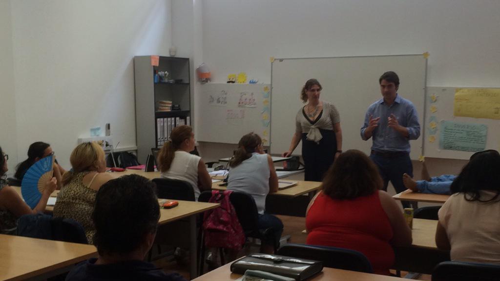 LPA_imef's tweet photo. El concejal de empleo, @jaimeromeroc visita a los alumnos del programa d atención social #LPAcompite @AyuntamientoLPA http://t.co/9kYOjnXJss