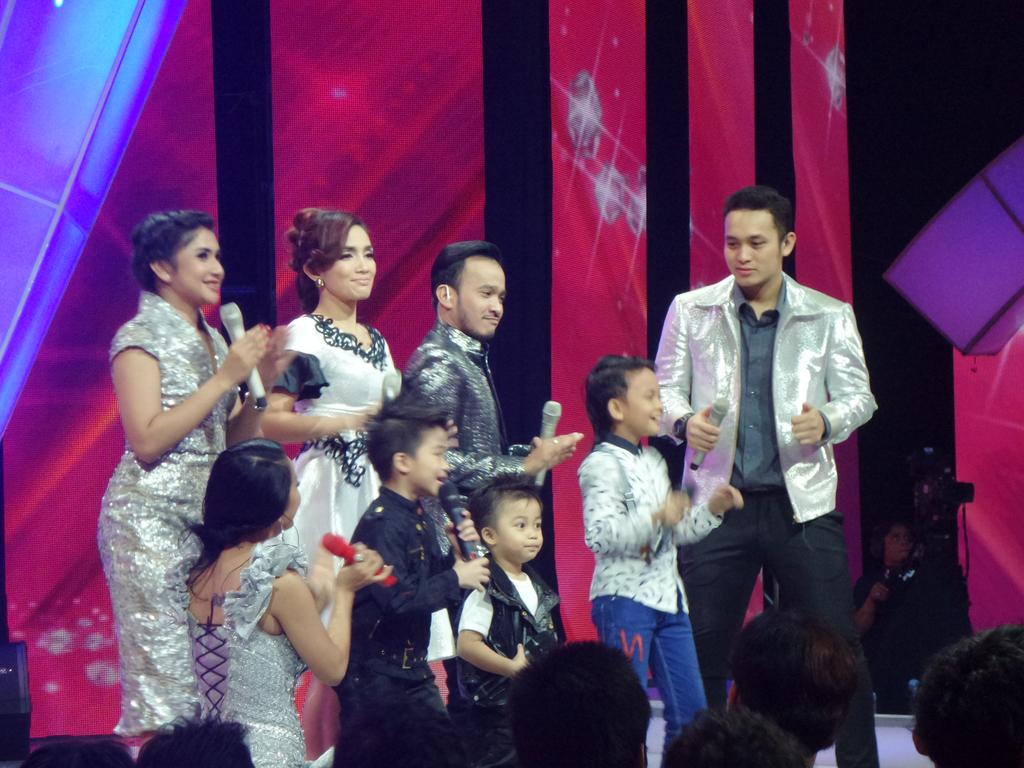 KDIOffc_MNCTV's tweet photo. Kece parah nih si Jojo idolJr sama Affan!! #KontesFinalKDI http://t.co/1qqDrGC5Tm