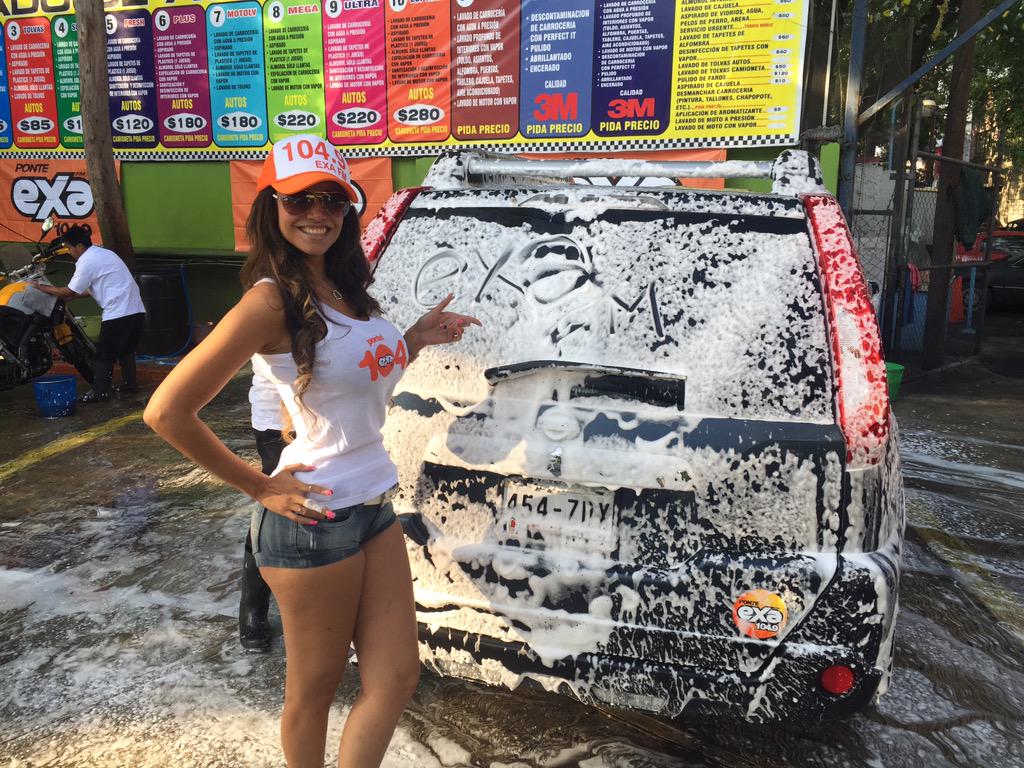 ExaFM's tweet photo. ¡Así empezamos la promoción #EXATeLavaTuNave!
¡Muy sensual la edecán!...¿No creen?
Vente al auto lavado #PuriCar http://t.co/26Adds4w09