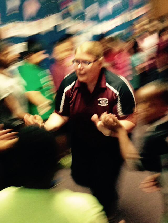 laurafrey_308's tweet photo. Future @WallerISD grads having fun congratulating class of 2015! #HESchat #gobulldogs http://t.co/YzE5QSvgzD