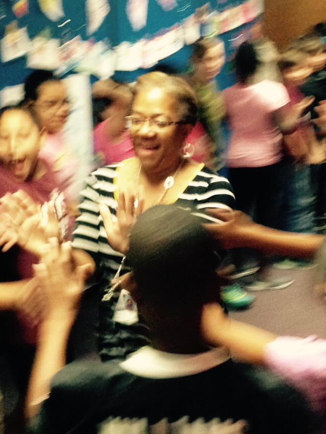 laurafrey_308's tweet photo. Future @WallerISD grads having fun congratulating class of 2015! #HESchat #gobulldogs http://t.co/YzE5QSvgzD
