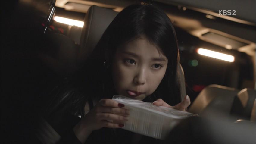 IUmushimushi's tweet photo. #Producer #IU #HappyIUDay #Cindy #CuteU cr: 혤 http://t.co/rFkLgS9Ipn
