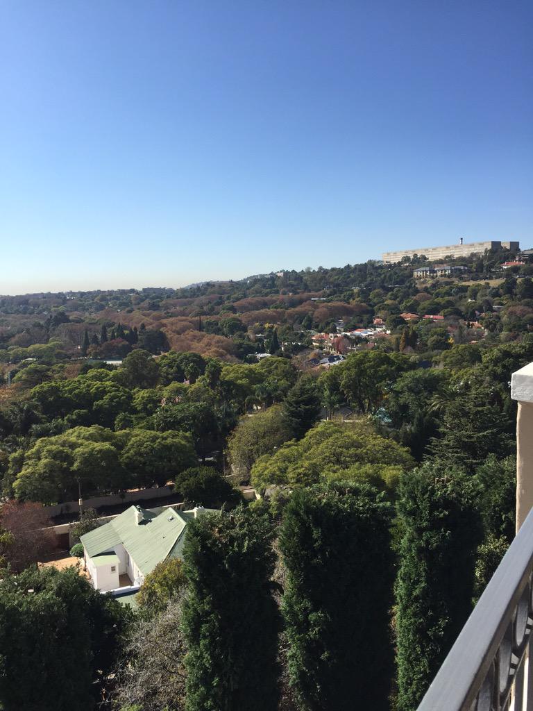 melissaklurman's tweet photo. Amazing views from my posh perch  @FourSeasons Johannesburg. I had no idea Jozi was so fabulously green @SouthAfrica http://t.co/d46qMCryq5