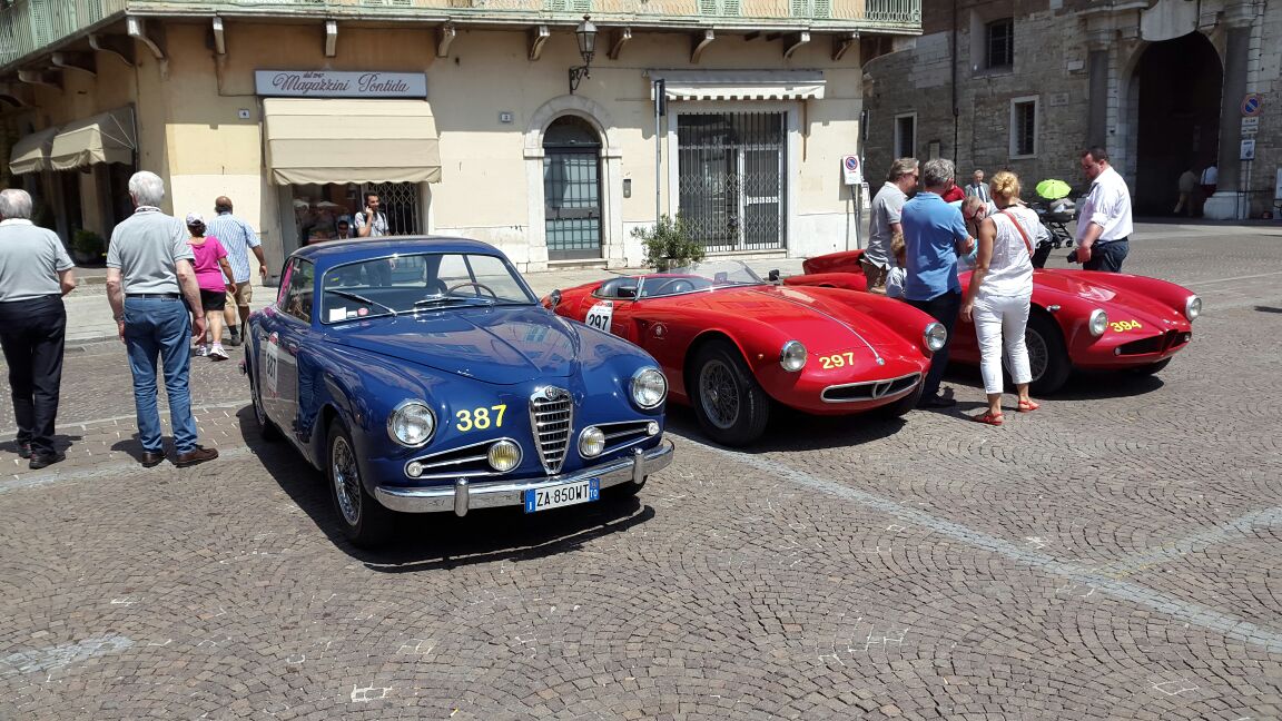 ceccato_auto's tweet photo. Ecco la splendida #AlfaRomeo 1900 Superleggera con il numero 387 del nostro Presidente! Buon viaggio e..buona corsa! http://t.co/4Fv2yVHCzH
