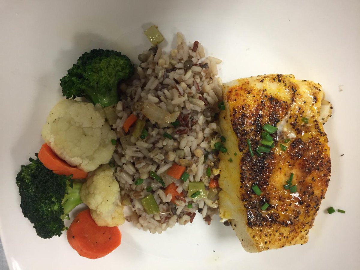 DearbornCC_MI's tweet photo. Chef Specials this week: Angus Rib Eye Steak, Broiled Chilean Sea Bass and Chicken Parmesan. http://t.co/mButP8eqoO