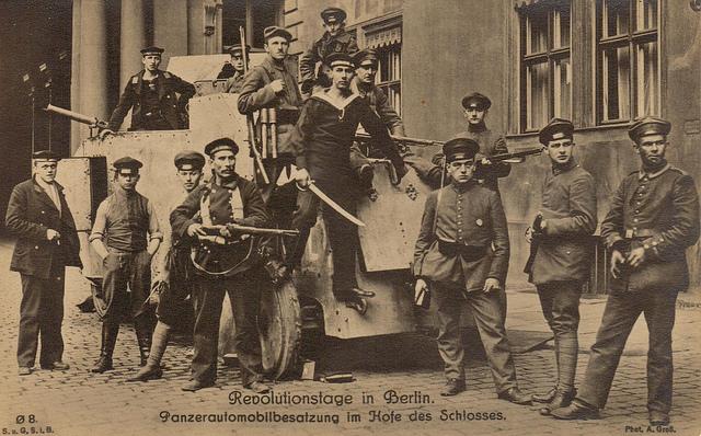 worcesterjonny's tweet photo. Who were the Spartacists? http://t.co/eSN0IY4xef #RosaLuxemburg #communists #Spartacists #homework http://t.co/9q8Nb9t3Vt