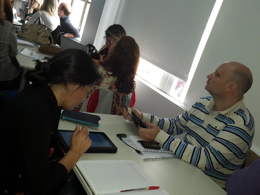 CCRTIC's tweet photo. Celulares y tabletas para educar más, mejor y distinto #DiMECF Formación de formadores http://t.co/QYtSMHbEgC