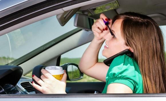 MrAutoFinancing's tweet image. Pay attention on the road, whether you’re a walker or driver.  #CanadaRoadSafetyWeek