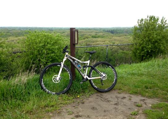 MegEShad's tweet photo. Well that was a fun climb on a bum knee. #dupageforestpreserve #mtb #rideon http://t.co/w92ZCTssF4